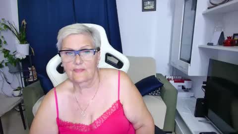 Snapshot of selenna57 chatting on 05/10/26, 05:40 Selenna online show from 05/10/26, 05:40