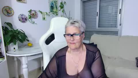 Snapshot of selenna57 chatting on 05/16/26, 05:23 Selenna online show from 05/16/26, 05:23
