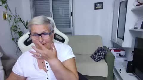 Snapshot of selenna57 chatting on 05/19/26, 05:52 Selenna online show from 05/19/26, 05:52