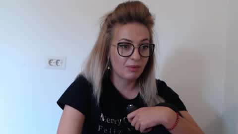 Snapshot of selenna_emma843468 chatting on 10/05/25, 12:47 Selenna online show from 10/05/25, 12:47