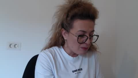 Snapshot of selenna_emma843468 chatting on 10/23/25, 10:58 Selenna online show from 10/23/25, 10:58