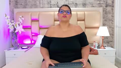 Snapshot of selennacooper chatting on 12/01/25, 11:48 Selenna Cooper online show from 12/01/25, 11:48