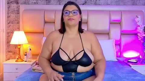 Selenna Cooper online show from 05/17/26, 11:50