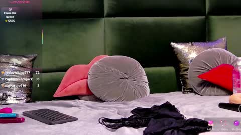 Selen online show from 02/11/25, 04:02