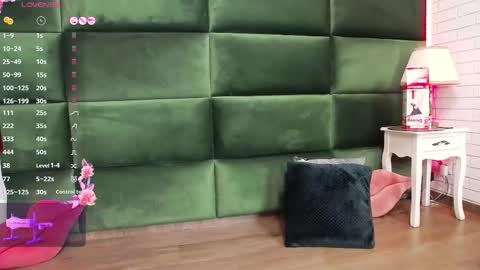 Selen online show from 09/25/25, 04:16