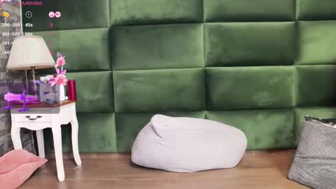 Selen online show from 10/12/25, 07:02