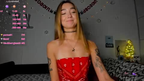 Snapshot of selinaa_kyle chatting on 12/22/24, 09:00 Chris online show from 12/22/24, 09:00