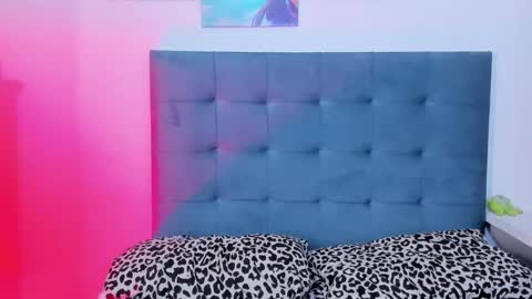 Snapshot of seline_wolf chatting on 09/15/25, 11:05 Selene online show from 09/15/25, 11:05