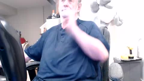 Snapshot of selkie2s chatting on 04/25/26, 04:04 selkie2s online show from 04/25/26, 04:04