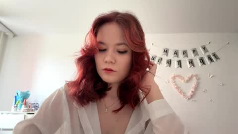 Lily online show from 04/19/26, 09:08