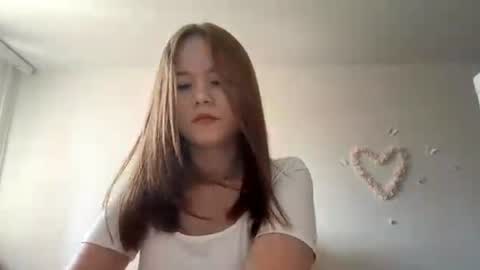 Snapshot of selmacalumag chatting on 07/26/26, 09:49 Lily online show from 07/26/26, 09:49