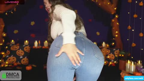 Snapshot of seltin_sweety chatting on 10/25/25, 05:19 Seltin Nude only on OF online show from 10/25/25, 05:19