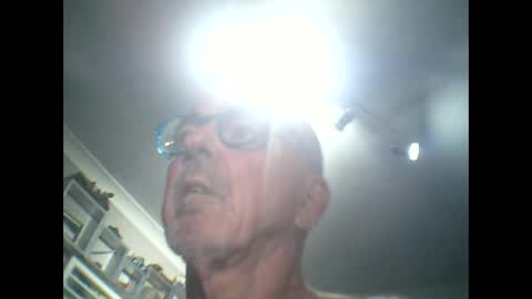 Snapshot of semajstretsa chatting on 04/19/26, 09:39 frederick online show from 04/19/26, 09:39
