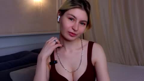 Snapshot of senabouthot chatting on 11/08/25, 01:39 Lilith online show from 11/08/25, 01:39