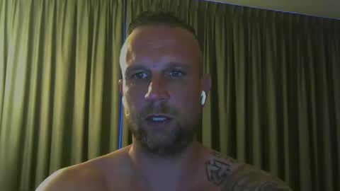 Snapshot of sence08 chatting on 03/16/26, 05:44 sence08 online show from 03/16/26, 05:44