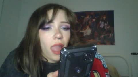 Snapshot of sendforesme chatting on 01/04/25, 03:18 goddess esme  online show from 01/04/25, 03:18