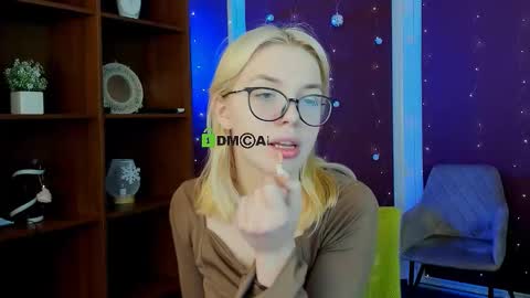 Snapshot of sendi_cais chatting on 01/15/26, 07:35 Sendi online show from 01/15/26, 07:35