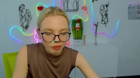 Snapshot of sendi_cais chatting on 02/20/26, 12:27 Sendi online show from 02/20/26, 12:27