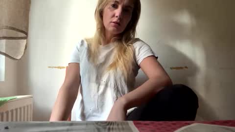 Snapshot of sennya_hayes chatting on 11/05/25, 11:32 Sennya online show from 11/05/25, 11:32