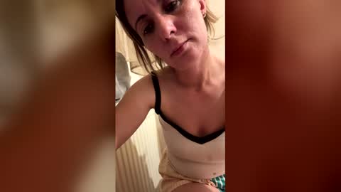 Snapshot of sennya_hayes chatting on 04/05/26, 06:27 Sennya online show from 04/05/26, 06:27