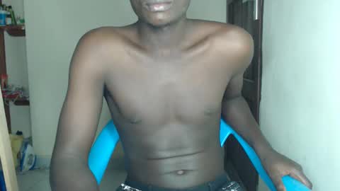 Snapshot of sensation_2 chatting on 01/18/26, 03:21 Charles online show from 01/18/26, 03:21