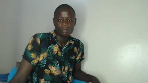 Snapshot of sensation_2 chatting on 02/08/26, 04:21 Charles online show from 02/08/26, 04:21