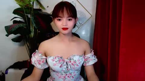 Snapshot of sensational_yeng chatting on 10/28/25, 02:42 sensational_yeng online show from 10/28/25, 02:42