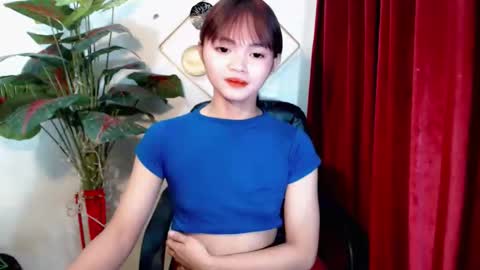 Snapshot of sensational_yeng chatting on 11/26/25, 05:25 sensational_yeng online show from 11/26/25, 05:25