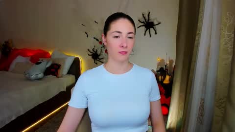 sensitiveheartt online show from 10/26/25, 12:00