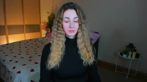 sensitiveheartt online show from 05/12/26, 01:41