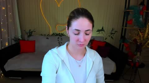 sensitiveheartt online show from 05/15/26, 07:32