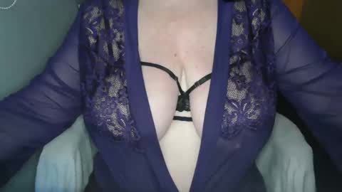 Snapshot of sensual_cris chatting on 12/30/24, 07:37 CRIS online show from 12/30/24, 07:37