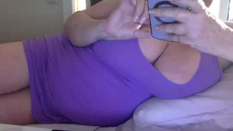 Snapshot of sensual_cris chatting on 10/06/25, 06:33 CRIS online show from 10/06/25, 06:33