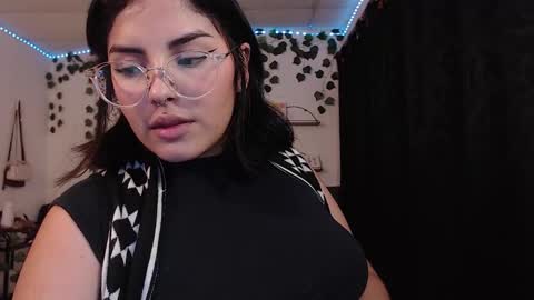 Camille and sophie online show from 02/18/25, 01:21