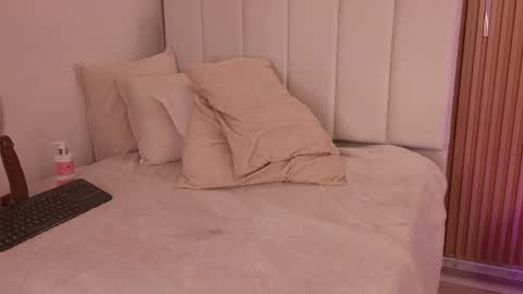 Sensual Kim77 online show from 04/25/26, 01:41