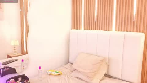 Sensual Kim77 online show from 05/30/26, 01:41