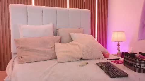 Sensual Kim77 online show from 06/15/26, 02:03