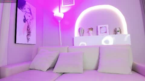 Snapshot of sensual_shanel chatting on 06/30/26, 02:01 sensual_shanel online show from 06/30/26, 02:01