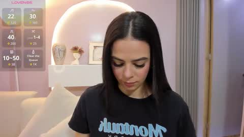 Snapshot of sensual_sophie_ chatting on 03/24/26, 11:15 Sophie online show from 03/24/26, 11:15