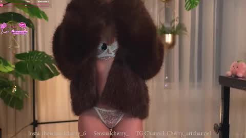 Maria- OF sensual bee online show from 11/26/25, 12:11