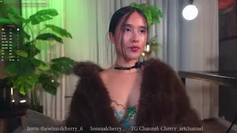 Maria- OF sensual bee online show from 11/27/25, 12:13