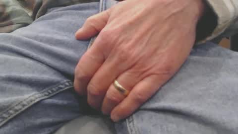 Snapshot of sensualgent69 chatting on 01/16/25, 09:40 sensual online show from 01/16/25, 09:40