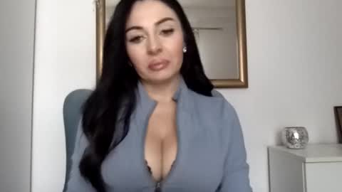 Snapshot of sensuallstella chatting on 01/08/26, 07:54 sensuallstella online show from 01/08/26, 07:54