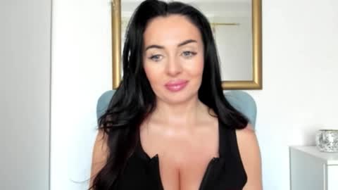 Snapshot of sensuallstella chatting on 05/13/26, 06:44 sensuallstella online show from 05/13/26, 06:44
