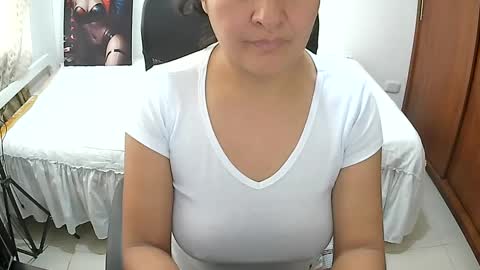 Snapshot of senthix1983 chatting on 10/13/25, 01:33 senthix heyy promo en OnlyFans aprovecha 85 descuento online show from 10/13/25, 01:33