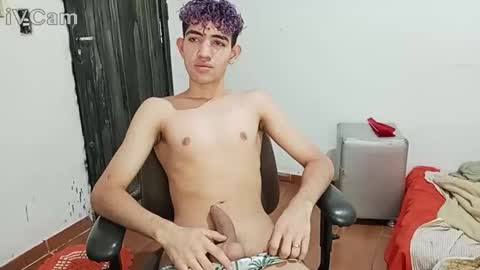senuntwink online show from 05/06/26, 12:21