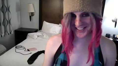 F A E online show from 05/05/26, 12:51