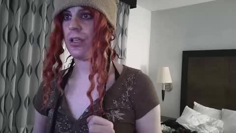 F A E online show from 05/06/26, 01:47