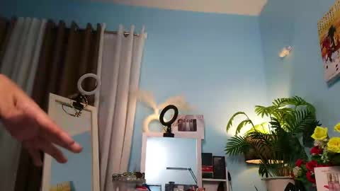seraphina  mia  valentina  katrine. online show from 05/06/26, 06:30