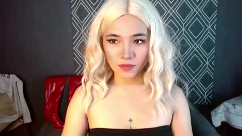 Chloe online show from 10/14/25, 09:32